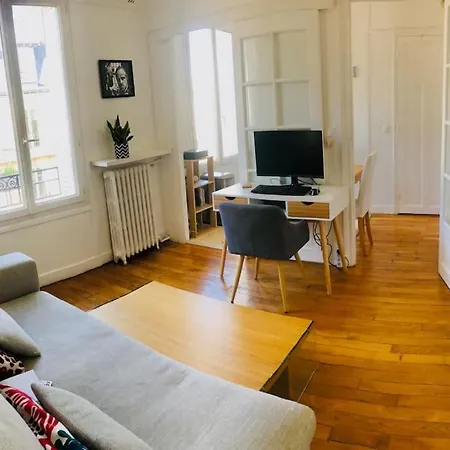 Cosy Studio Near Public Transport Appartamento Parigi